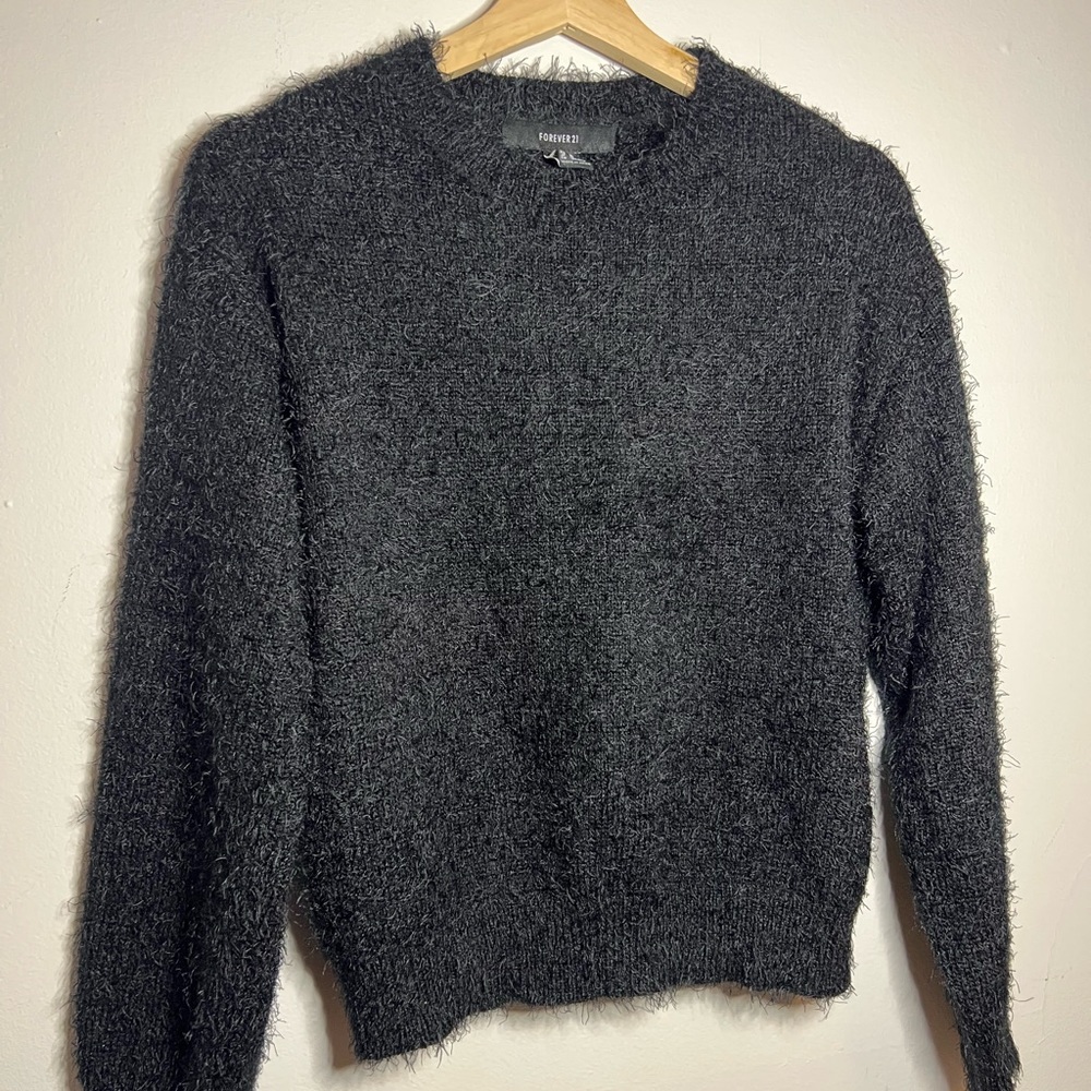 F21 black fuzzy sweater size Medium perfect fuzzy sweater